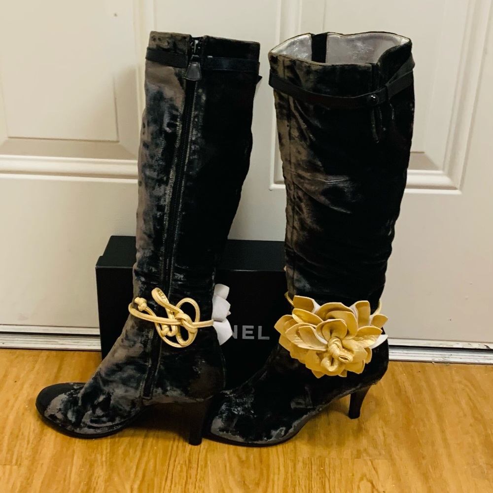 💯 Chanel velvet boots